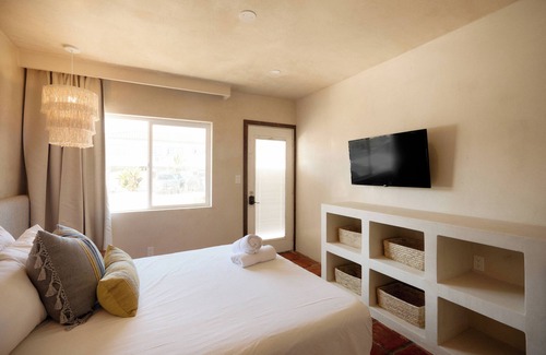 Imperial Beach Hotel | Cozy Modern Baja Beachfront Studio