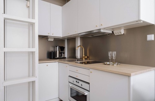 Alppiharju Apartment | Cozy & Modern Studio Apartment in Kallio