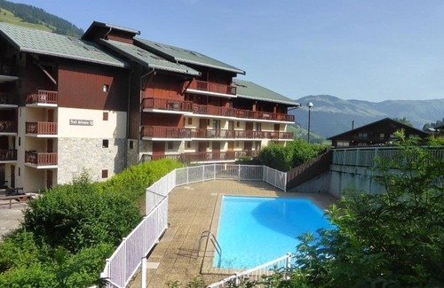 Areches Apartment | Cozy Mountain Apartment - Sleeps 4, South-Facing, Central Location, Close to Ski Lifts, Pool Access