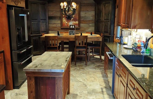 Glenville House | Cozy Mountain Retreat close to Lake Glenville