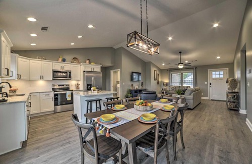 Murray House | Cozy Murray Retreat Near MSU and Local Eateries