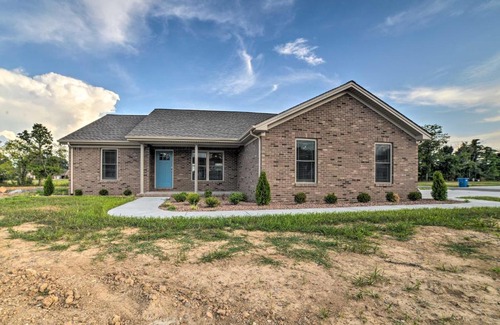 Murray House | Cozy Murray Retreat Near MSU and Local Eateries