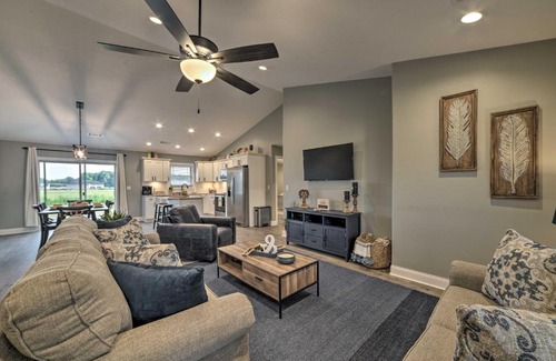 Murray House | Cozy Murray Retreat Near MSU and Local Eateries