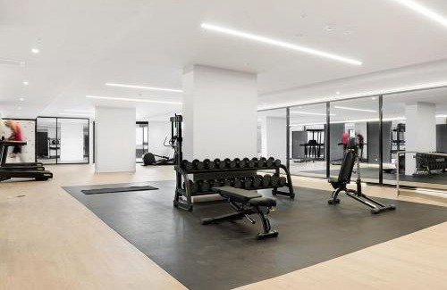Hawthorn Apartment | Cozy Nest in Prime Hawthorn w parking & pool