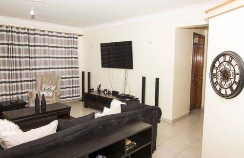 Ngara West House | Cozy Nest is a Tastefuly furnished Apartment with a magnificent scenic view.