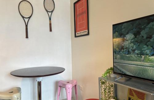 Valencia Apartment | Cozy Nook l Accessible LRT QC l Wifi & Netflix