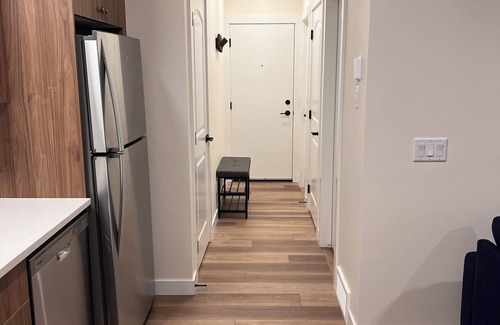 Calgary House | Cozy NW Calgary Suite| 15 mins to Airport| 25min to Downtown| 1 hr to Banff