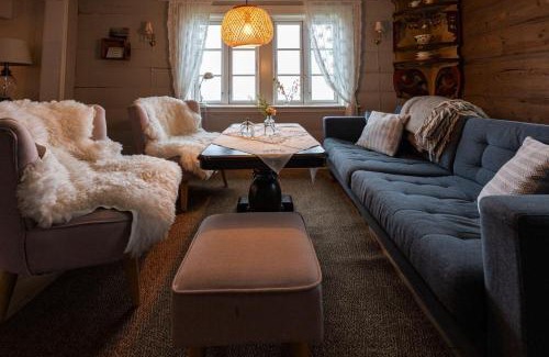 Stord House | Cozy older house in scenic surroundings