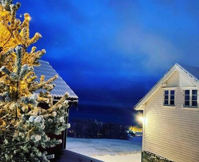 Stord House | Cozy older house in scenic surroundings