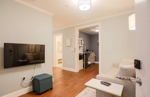 Pacific Heights Apartment | Cozy Pac Hts studio 2 min walk to Lafayette Park