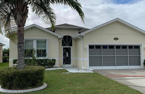Port Orange House | Cozy pool home in the heart of Port Orange, FL. Minutes away from Daytona Beach