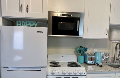 Windsor Apartment | Cozy Private Suite w/Private Entrance, Fire Pit