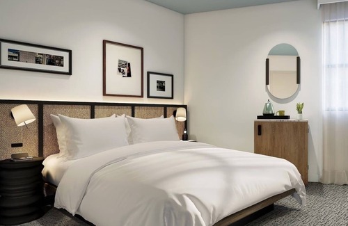 Waikiki Hotel | Cozy Queen Room, Ideal Waikiki Stay - Romer House, Near Beaches