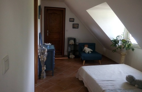 Le Guerno Apartment | Cozy, quiet apartment