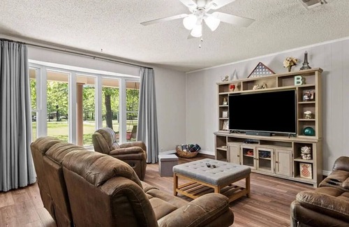 Broken Bow House | Cozy, Quiet Poolside 3BR Retreat in Broken Bow
