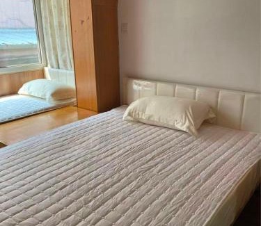 Wujiaochang Apartment | Cozy Quiet Traditional Chinese double Room in Central Shanghai Near Hongqiao Pud'ong Airports Sleeps up to 1-5