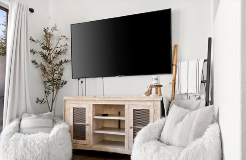 Mesa Grande Condo | COZY QUINTESSENCE: VIEW OF CUBS FIELD + MORE