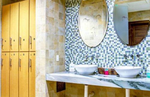 Westwood Apartment | Cozy Resort-Style Experience - Garden View
