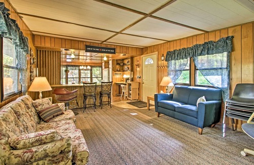 Garrison Cottage | Cozy Retreat w/Fire Pit < 1 Mi to Mille Lacs Lake