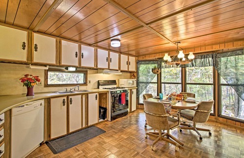 Garrison Cottage | Cozy Retreat w/Fire Pit < 1 Mi to Mille Lacs Lake