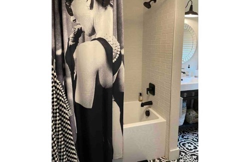 North Sultan House | Cozy Riverfront A frame retreat