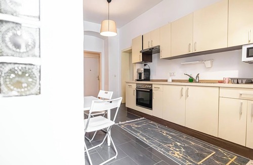 Brigittenau Apartment | Cozy Room Near U6 Dresdner Subway Line