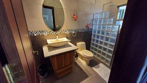 Playa Naranjo Bed & Breakfast | Cozy room with beautiful oceanview