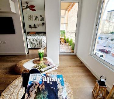 Playa Pobla de Farnals Apartment | Cozy Rustic Home