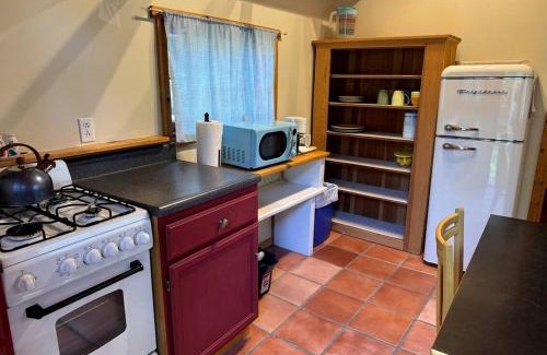 Pecos House | Cozy Rustic Cabin with Riverside Patio on the Pecos River – Pecos, New Mexico