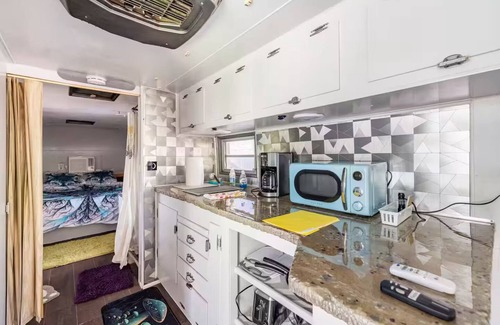 Auburn House | Cozy RV with AC and WiFi in charming Auburn countryside