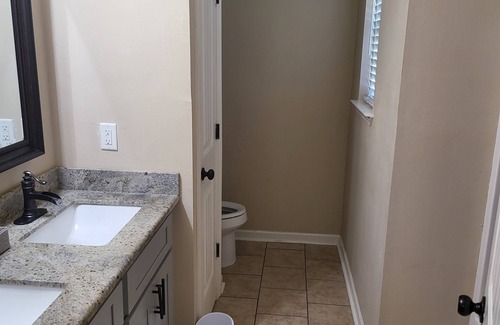 Broadmoor House | Cozy secluded retreat close to shopping!