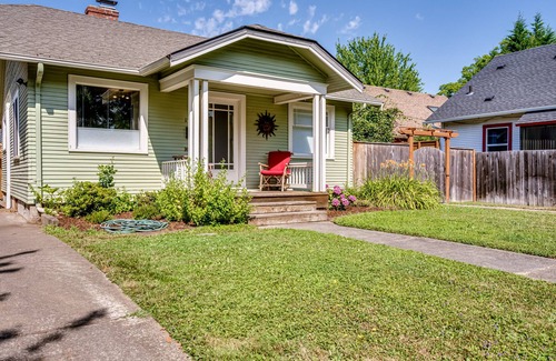 West Eugene House | Cozy Single Level Home in the Heart of Downtown