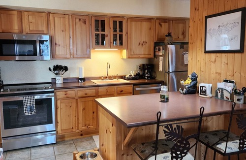 Boulder Ridge Condo | Cozy Ski Condo at Peak Eight