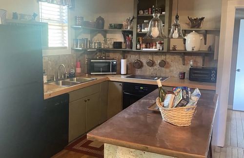 Double Springs House | Cozy Smith Lake Cabin with Flat Lot in Double Springs/Bankhead- Pet Friendly