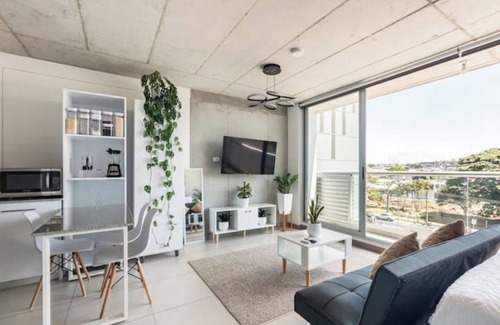 San Pedro Apartment | Cozy Space w/Rooftop Pool + Gym