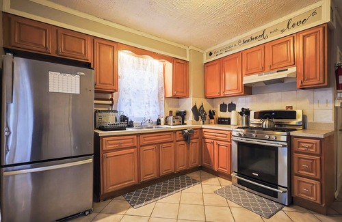 Hillside Apartment | Cozy Spacious 2-bedroom apartment in Hillside, NJ