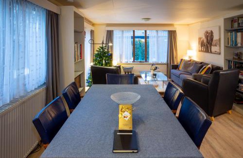 Krachtighuizen House | COZY & SPACIOUS PLACE ON A QUIET SPOT IN THE MIDDLE OF THE NETHERLANDS with free use of 2 women's and 2 men's bikes plus child seat