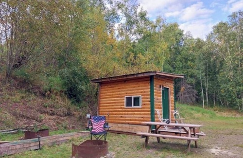 Knik-Fairview Cabin | Cozy studio cabin in Wasilla for a peaceful getaway