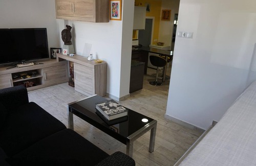 Rafol de Almunia Apartment | Cozy studio with terrace and private pool in Rafol d'Almunia