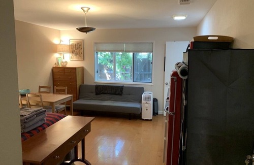 Davis Apartment | Cozy studio in Davis for you and your pet
