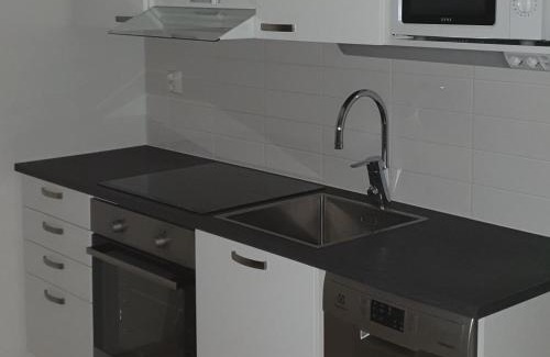 Lantinen District Apartment | Cozy Studio in Espoo - Free Garage Parking