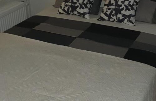 Lantinen District Apartment | Cozy Studio in Espoo - Free Garage Parking