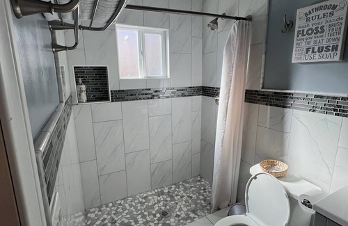 Lincoln Acres Apartment | Cozy studio in fabulous Chula Vista with AC, WiFi, Washer and Dryer.