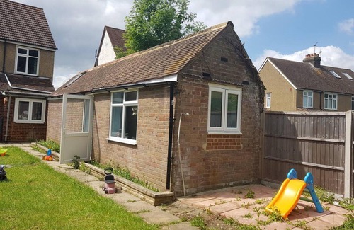 Luton Apartment | Cozy Studio in Luton