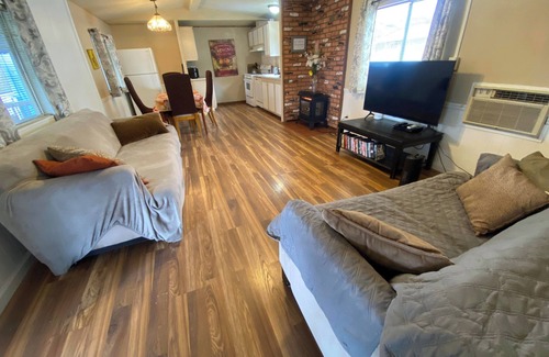 Squaw Valley Apartment | Cozy studio in marvelous Yokuts Valley with WiFi, AC, Huge private porch