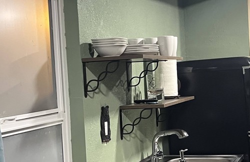 Southwest Bend Apartment | Cozy studio in SW Bend- close to Old Mill Shopping and Mt Bachelor