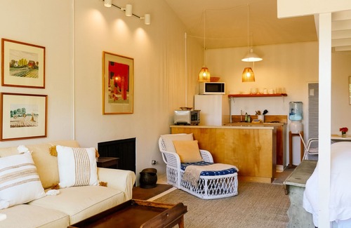 Laguna Apartment | Cozy Studio in the Heart of Santa Barbara's Historic District