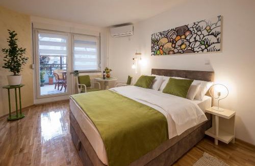 Slavija Apartment | Cozy studio with a terrace near Slavija square