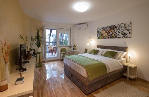 Slavija Apartment | Cozy studio with a terrace near Slavija square