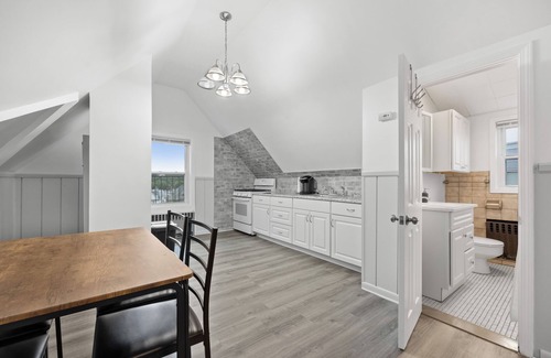 White Plains Apartment | Cozy Studio with reading nook